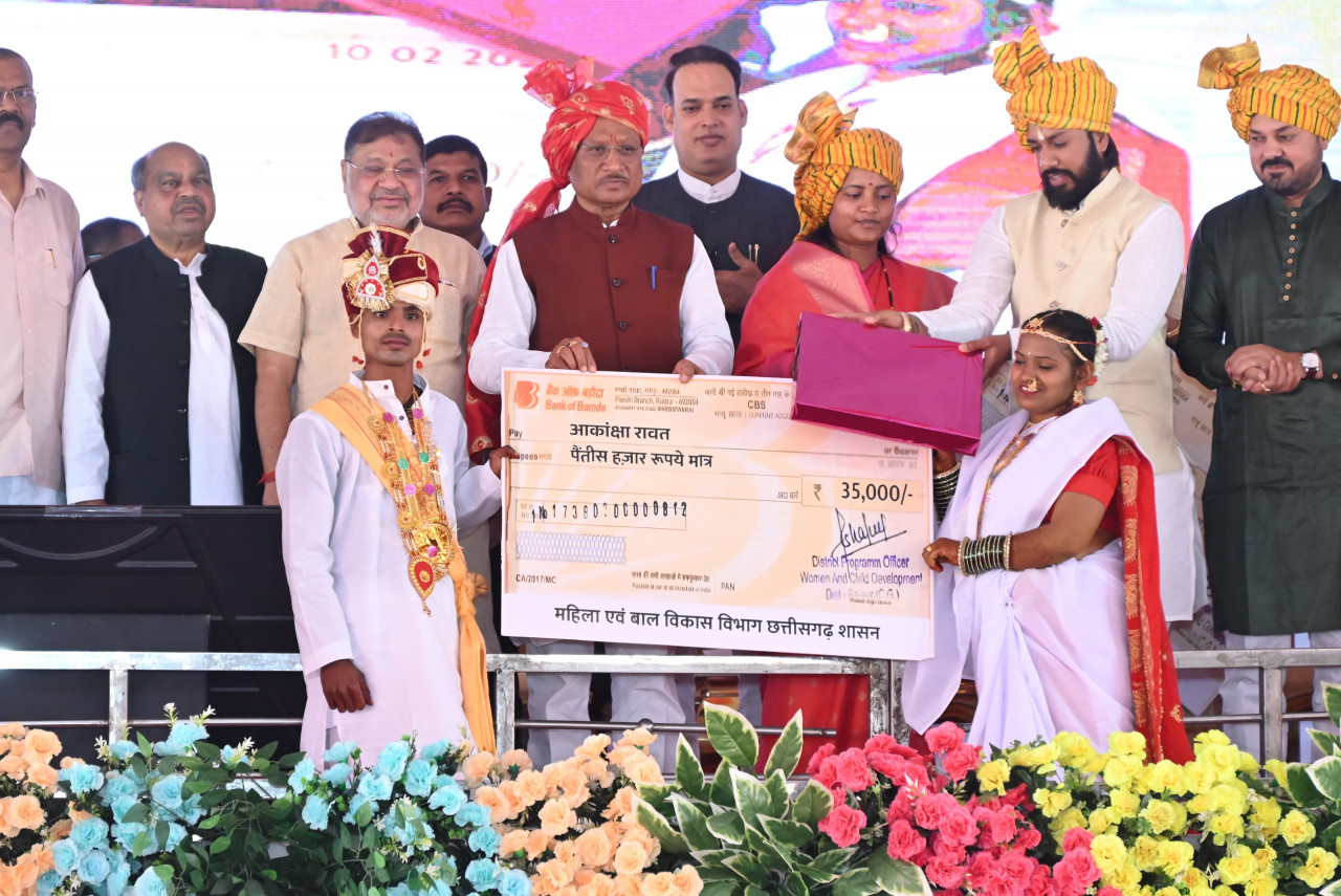 सामाजिक समरसता की मिसाल: रायपुर में बौद्ध धर्म के छह जोड़ों का सामूहिक विवाह