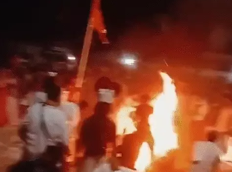 हनुमान जयंती शोभायात्रा में हादसा: काली मां बनी महिला आग की चपेट में, 3 घायल