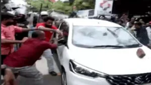 केरल में पूर्व CM विजयन के घर ED का छापा, CPI समर्थकों का हंगामा