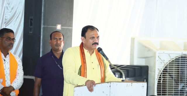 खड़गवां @ खेत बचाओ अभियान के तहत जिला स्तरीय कृषक सम्मेलन आयोजित