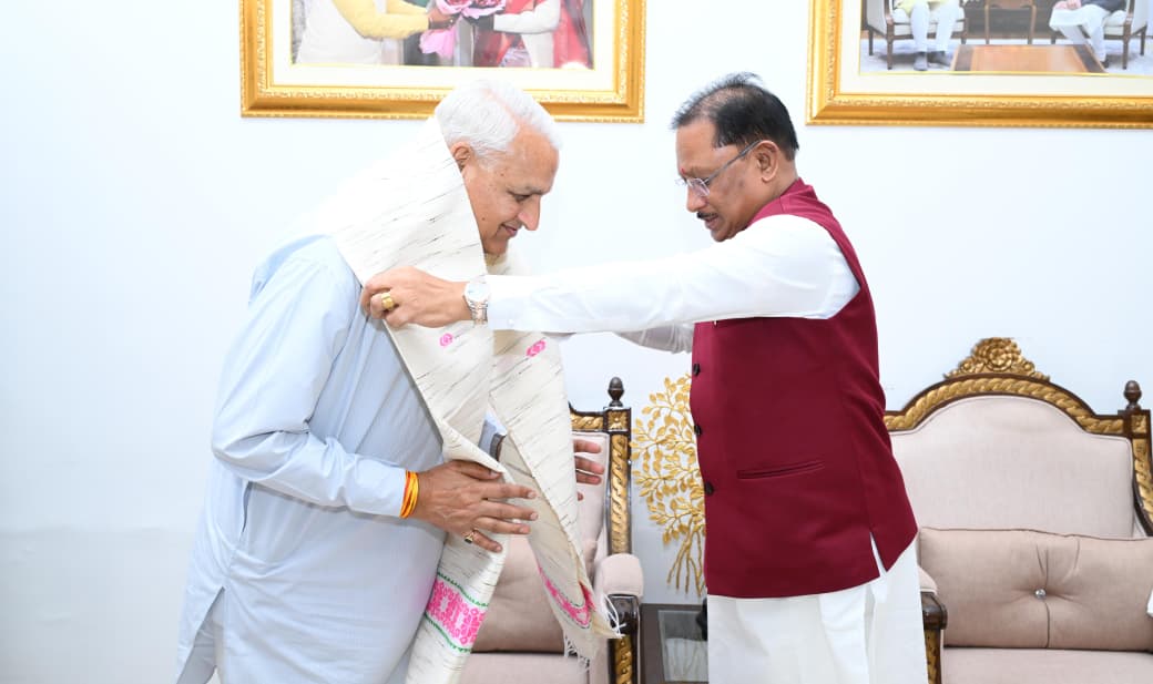 रायपुर : मुख्यमंत्री श्री विष्णुदेव साय से लघु उद्योग भारती के प्रतिनिधिमंडल ने की सौजन्य मुलाकात: 14वें इंडिया इंडस्ट्रियल फेयर की तैयारियों पर हुई चर्चा