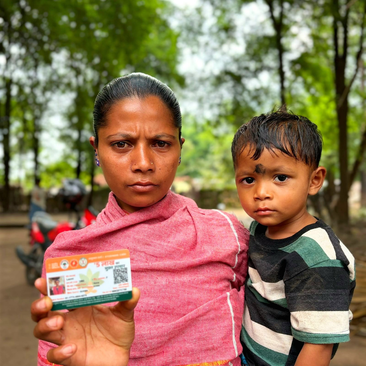 रायपुर : घर-घर पहुंची स्वास्थ्य विभाग की टीम, कोर्रा के ग्रामीणों को मिला स्वास्थ्य सुरक्षा का भरोसा