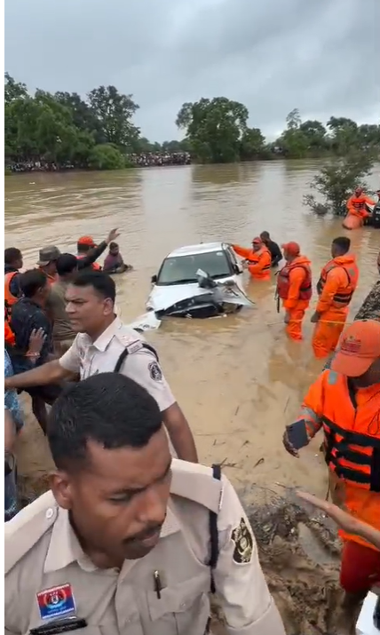 Latanala Bridge Tragedy: 150 मीटर दूर 25 फीट गहराई में मिली कार, 3 दिन बाद दंपती के शव बरामद