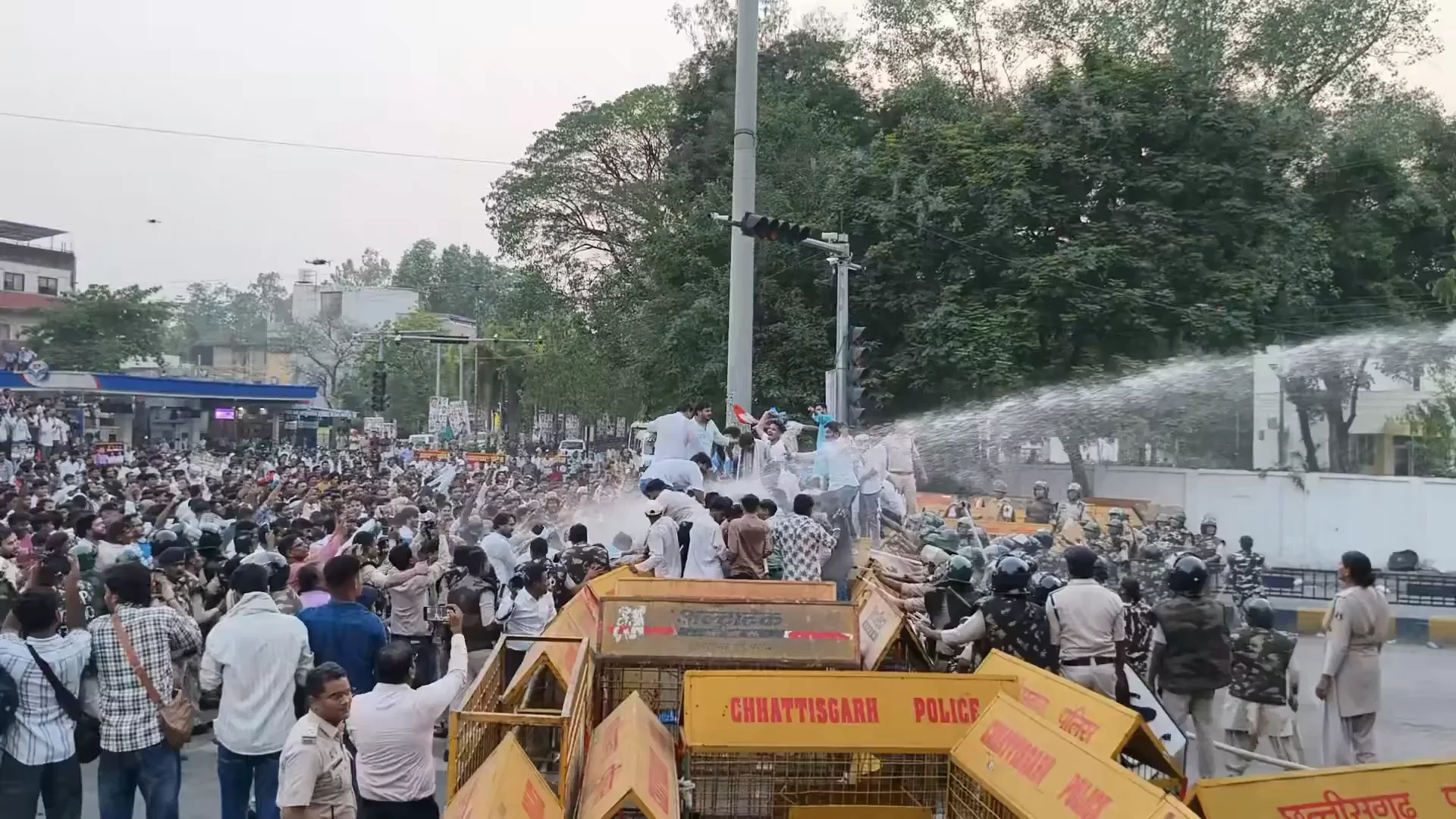 Raipur NEET Protest: NEET पेपर लीक पर रायपुर में उबाल, केंद्रीय शिक्षा मंत्री धर्मेंद्र प्रधान के इस्तीफे की मांग