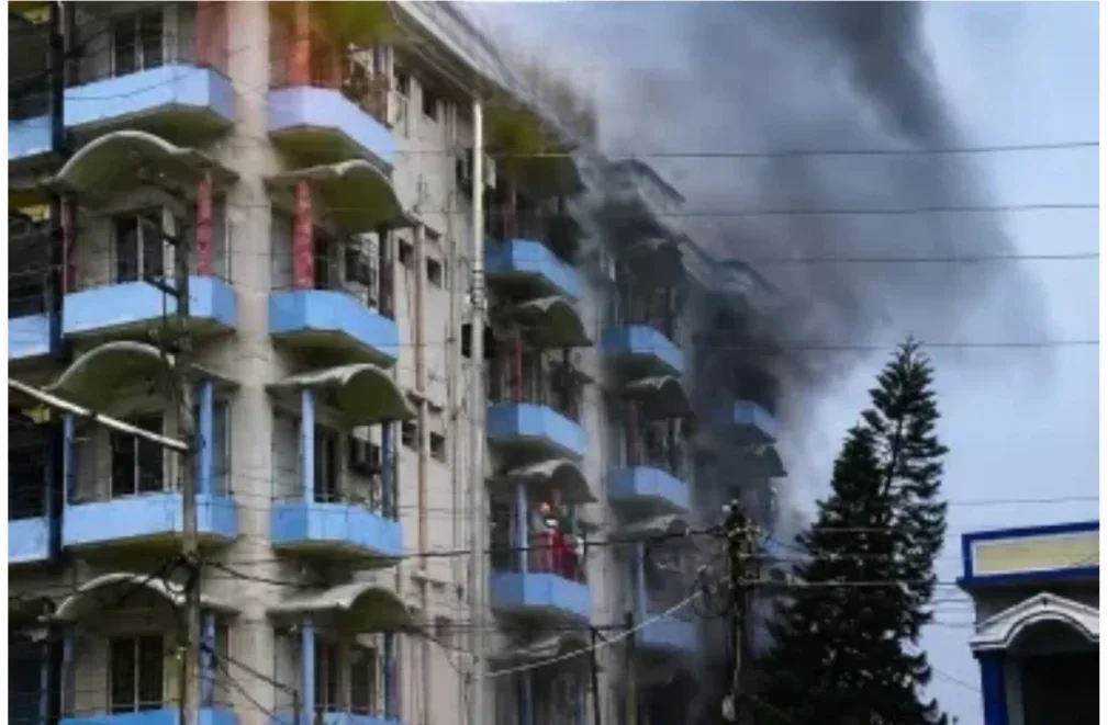 Tarapith Hotel Fire: तारापीठ दर्शन से पहले मौत का तांडव, होटल में भीषण आग; 7 श्रद्धालुओं की मौत