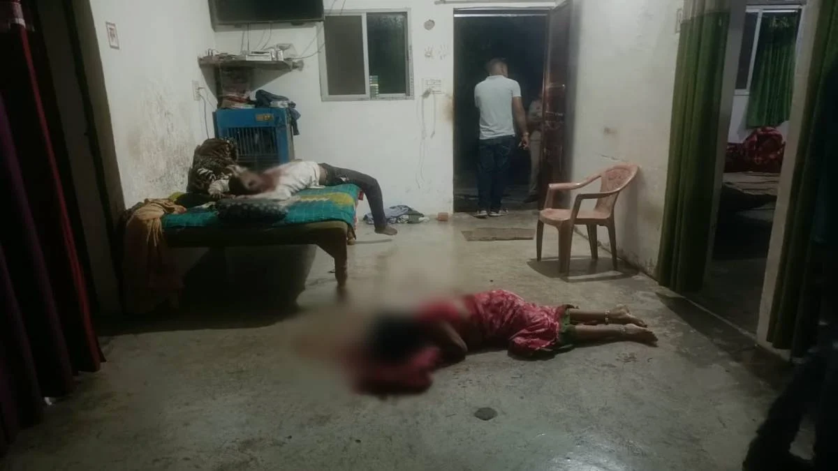 CG Crime: डोंगरगढ़ में डबल मर्डर से सनसनी, मां-बेटे की मौत; बेटी गंभीर हालत में अस्पताल में भर्ती
