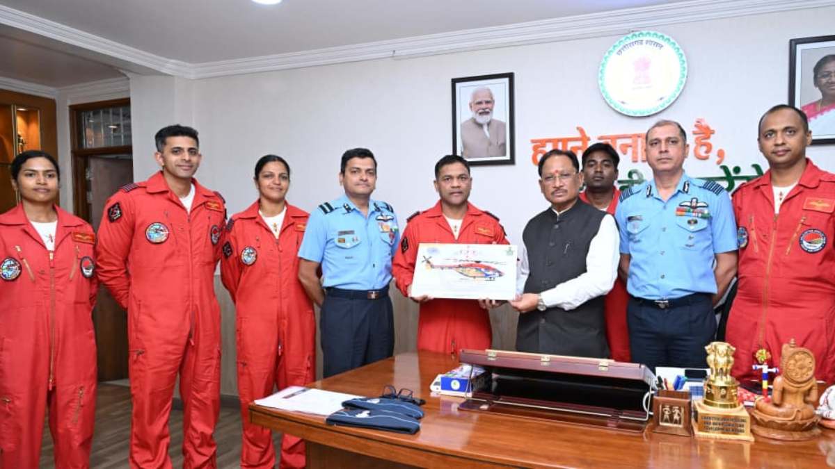 CG Rajyotsav 2026: नवा रायपुर में 2 नवंबर को दिखेगा सारंग टीम का एयर शो, 5 हेलीकॉप्टर आसमान में दिखाएंगे हैरतअंगेज करतब