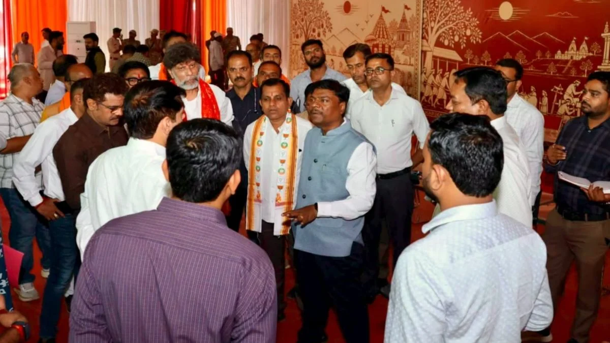 राष्ट्रपति द्रौपदी मुर्मू कल पहुंचेंगी जगदलपुर, मुरिया दरबार में होंगी शामिल; लालबाग मैदान में आमसभा को करेंगी संबोधित