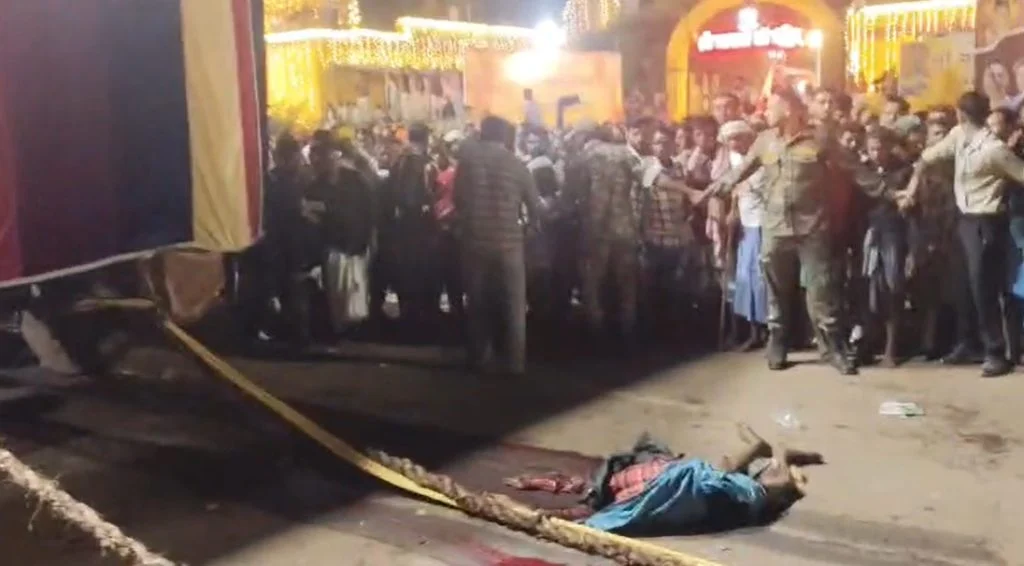 बस्तर दशहरा में दर्दनाक हादसा: विजय रथ के पहिए के नीचे आने से एक की मौत, दूसरे का पैर कटा